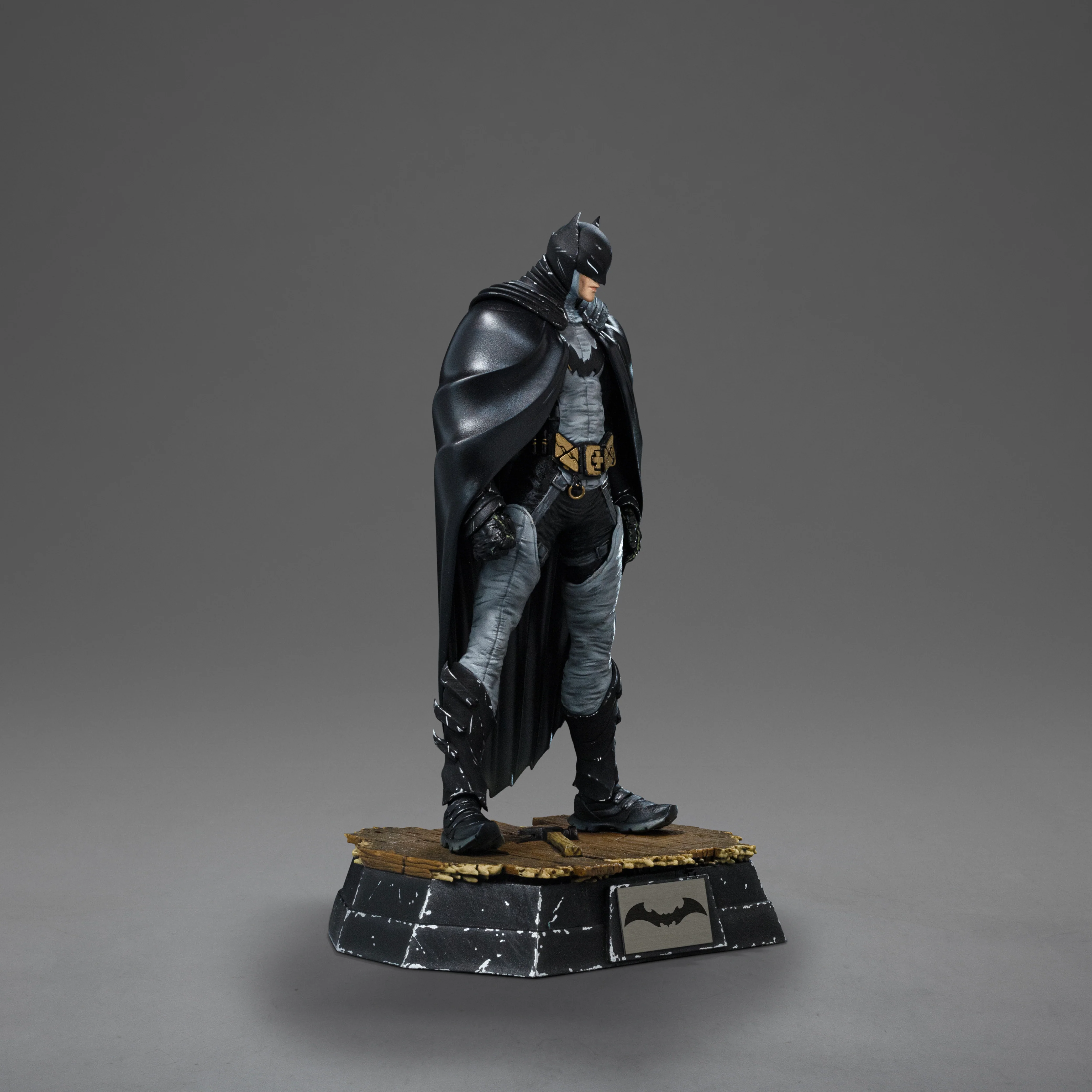 Batman by artist Rafael Grampá : 1/10 Art Scale Statue - Image 3